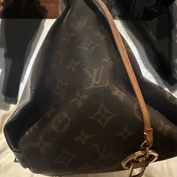 Louis Vuitton Artsy - Picture 5 of 16